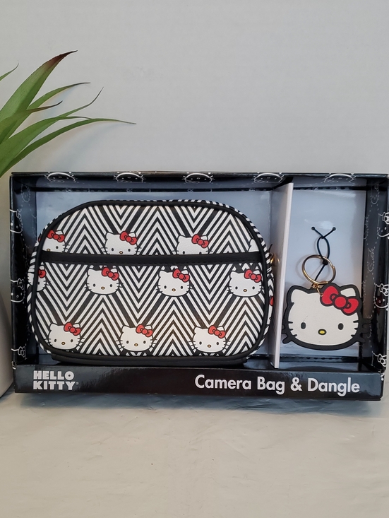 Hello Kitty Handbags - Hello Kitty Black & Chevron Pattern Crossbody with Red Bow Accents